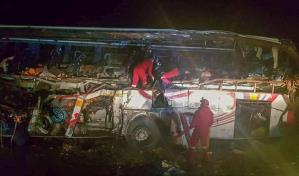 Al menos 2 muertos y 23 heridos en un choque frontal de veh&iacute;culos en Bolivia