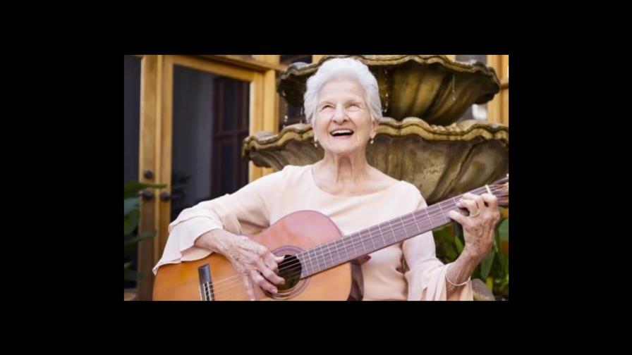 Fallece Ángela Álvarez, la cantautora cubana que conquistó el Latin Grammy a los 94 Años