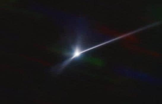 Asteroide impactado por sonda de la NASA deja larga estela de polvo y escombros