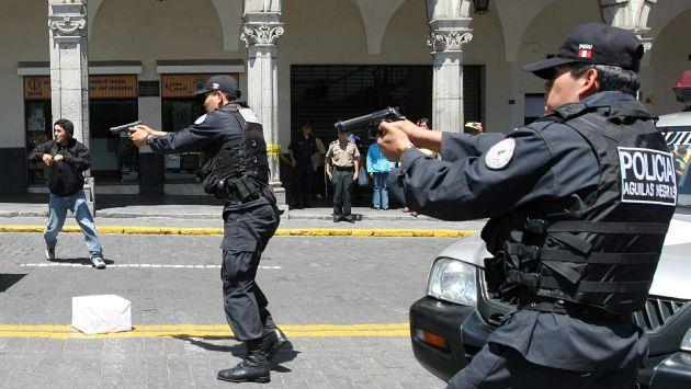 Sicarios vestidos de policías asesinan a balazos a un joven en Perú