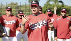 El dirigente Pedro López se integra a los entrenamientos de los Leones