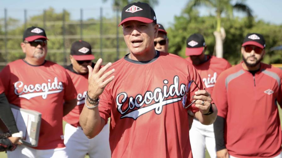 El dirigente Pedro López se integra a los entrenamientos de los Leones