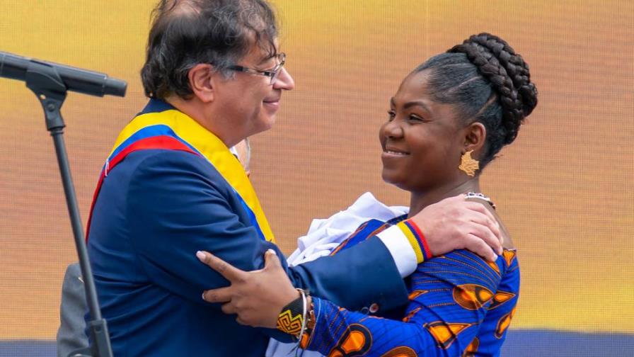 Polémica en Colombia por contratos millonarios de compras para Gustavo Petro y Francia Márquez Polémica en Colombia por contratos millonarios de compras para Gustavo Petro y Francia Márquez