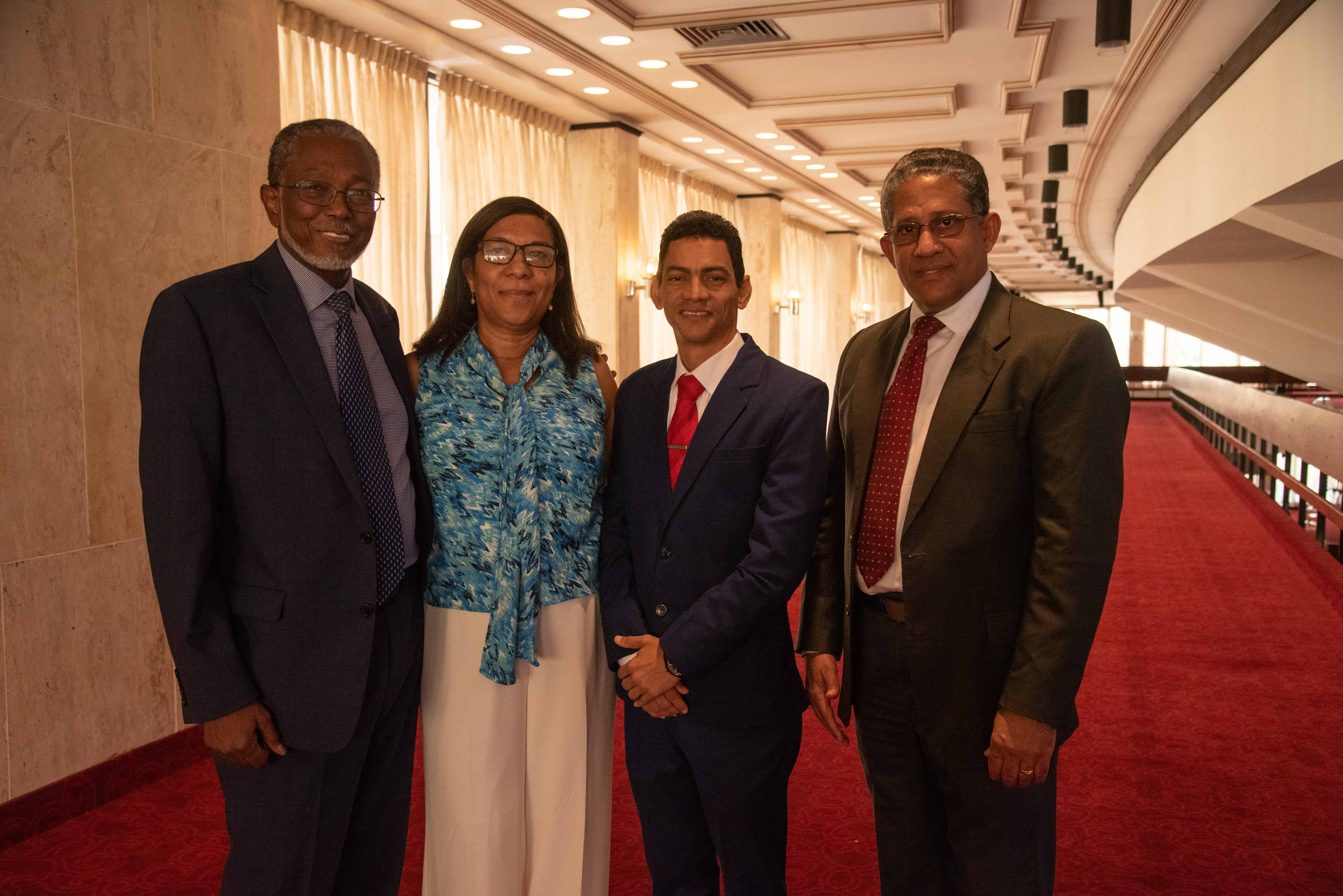 Lorenzo Araujo, Anania Araujo, Victor Almánzar y Johnie Nieves.