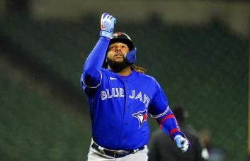 Guerrero Jr. pega 32mo jonrón y Azulejos derrotan a Orioles