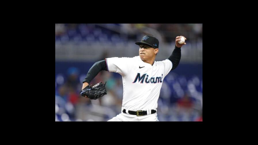 Bravos siguen esperando título divisional, caen ante Marlins