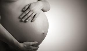 Hallan ahorcada a embarazada en Santiago