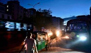 Al menos 130 millones de afectados por un corte de luz en Bangladés