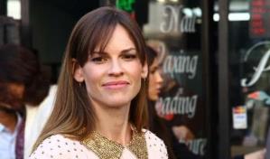 La actriz Hilary Swank confirma que est&aacute; embarazada de mellizos a sus 48 a&ntilde;os
