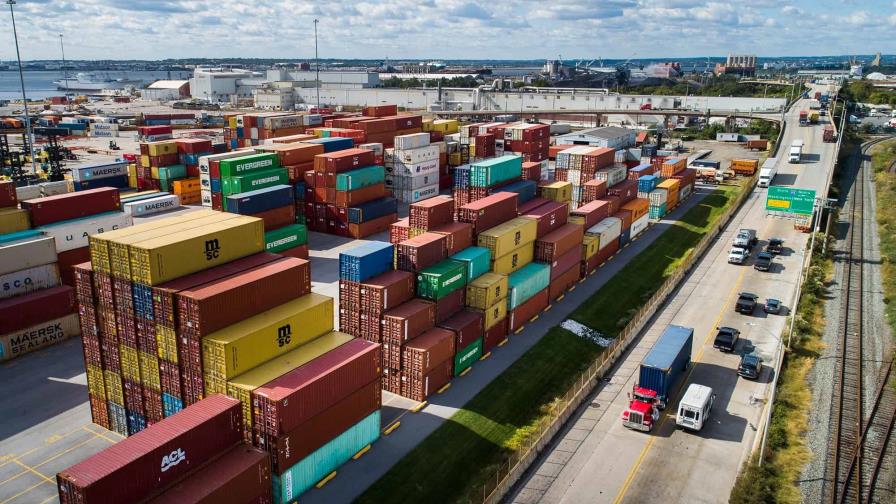 Déficit de EEUU cae un 4.3 % con bajada de importaciones y exportaciones