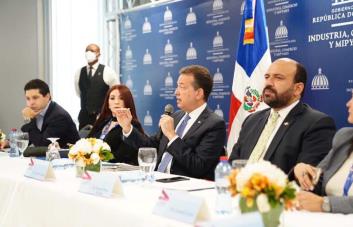 Gobierno hace gestiones ante alza del precio y baja en la disponibilidad del gas natural