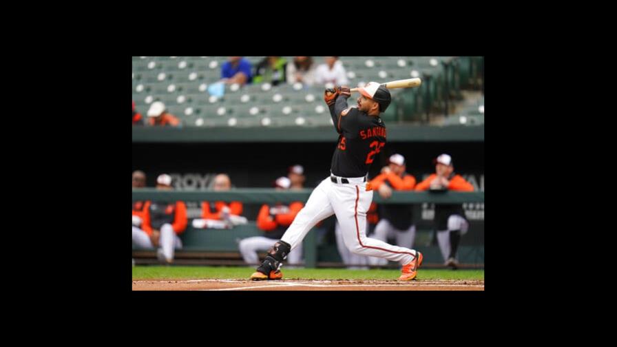 Orioles vencen a Azulejos en el primero de la doble jornada