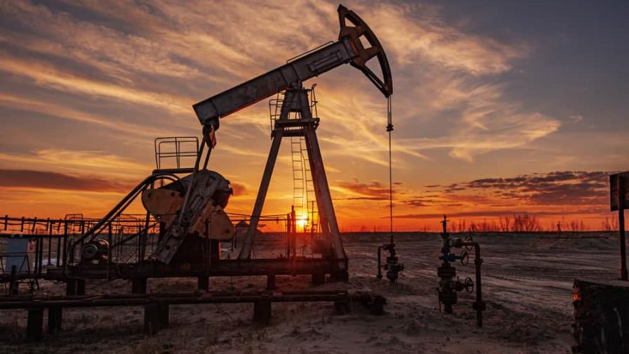 El petróleo de Texas cierra semana superando los US$80 por primera vez en mayo