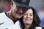 Mattingly gana su último juego como manager de Marlins Mattingly gana su último juego como manager de Marlins