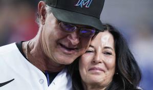 Mattingly gana su último juego como manager de Marlins