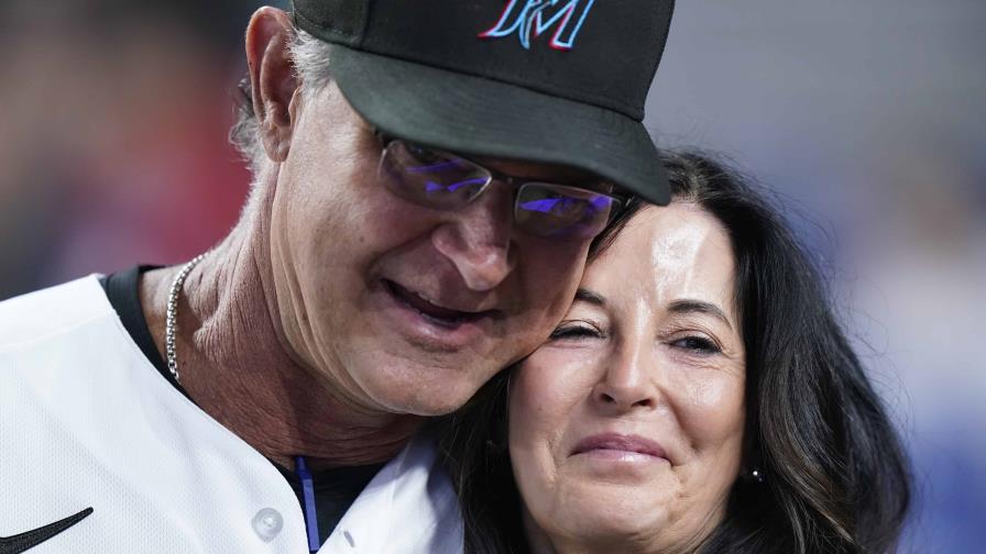 Mattingly gana su último juego como manager de Marlins