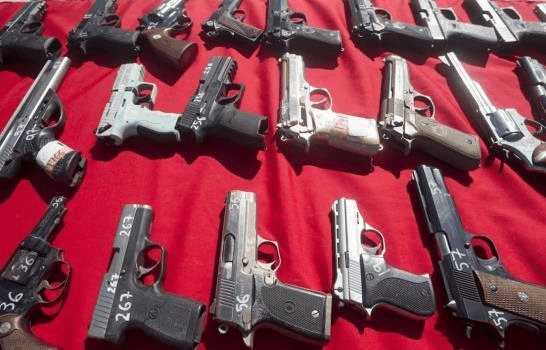 Empresa de armas de EEUU demandada por México niega que contribuya al tráfico