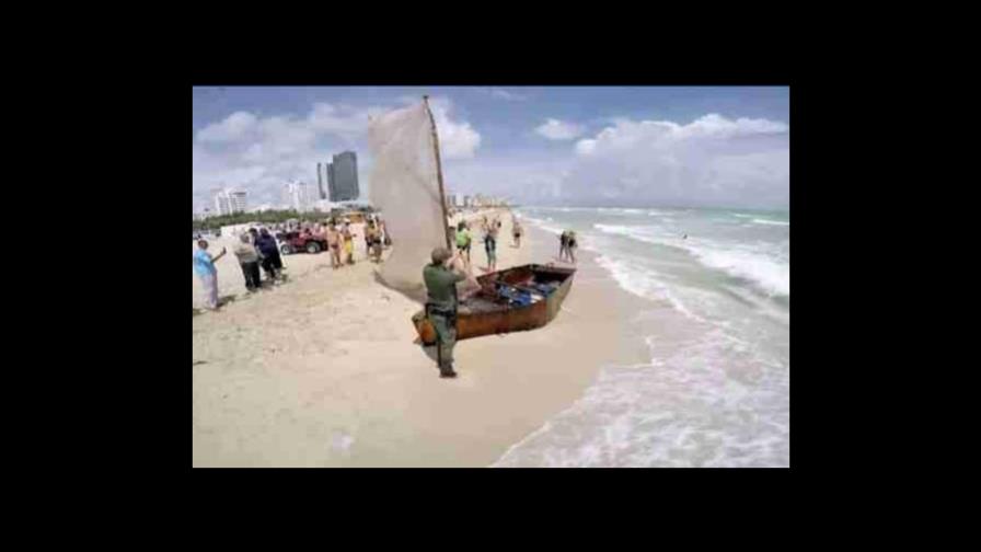 Detienen a 26 cubanos llegados en una balsa a una exclusiva isla de Miami