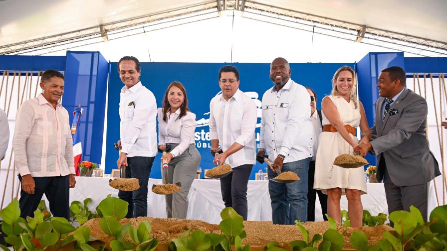 Turismo inicia trabajos de mejoramiento del malecón de Caleta en La Romana