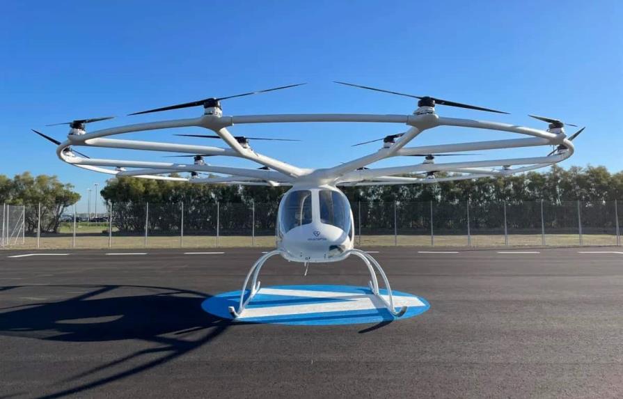 El primer taxi volador tripulado de Italia realiza su primera prueba de vuelo
