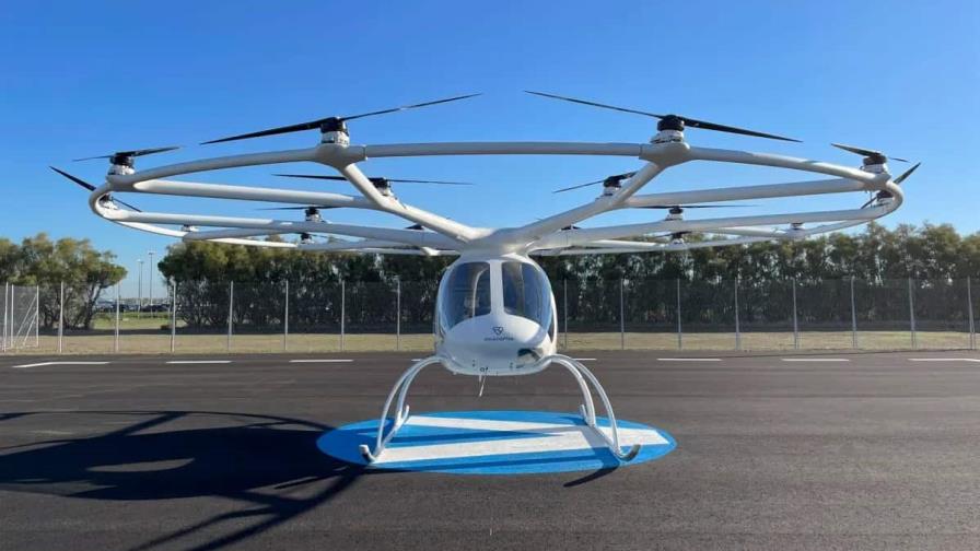 El primer taxi volador tripulado de Italia realiza su primera prueba de vuelo