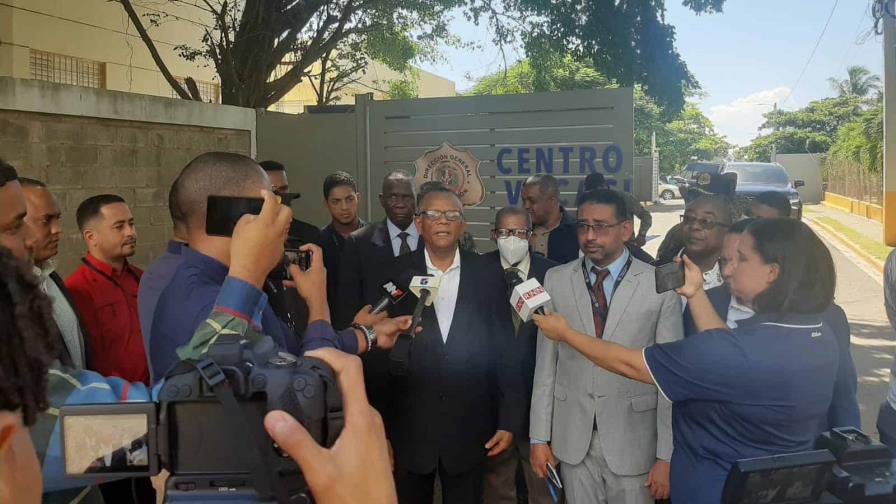 Director de Migración visita centro de retención de Haina para investigar supuestos maltratos