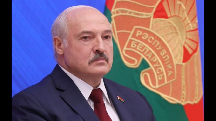 Bielorrusia critica entrega del Premio Nobel al encarcelado Ales Bialiatski