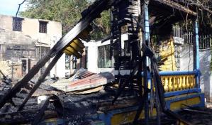 Fuego destruye dos viviendas de estilo victoriano en Santiago