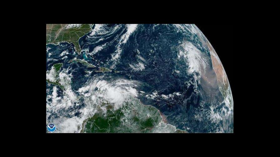 La potencial tormenta tropical Trece cada vez más organizada en el Caribe