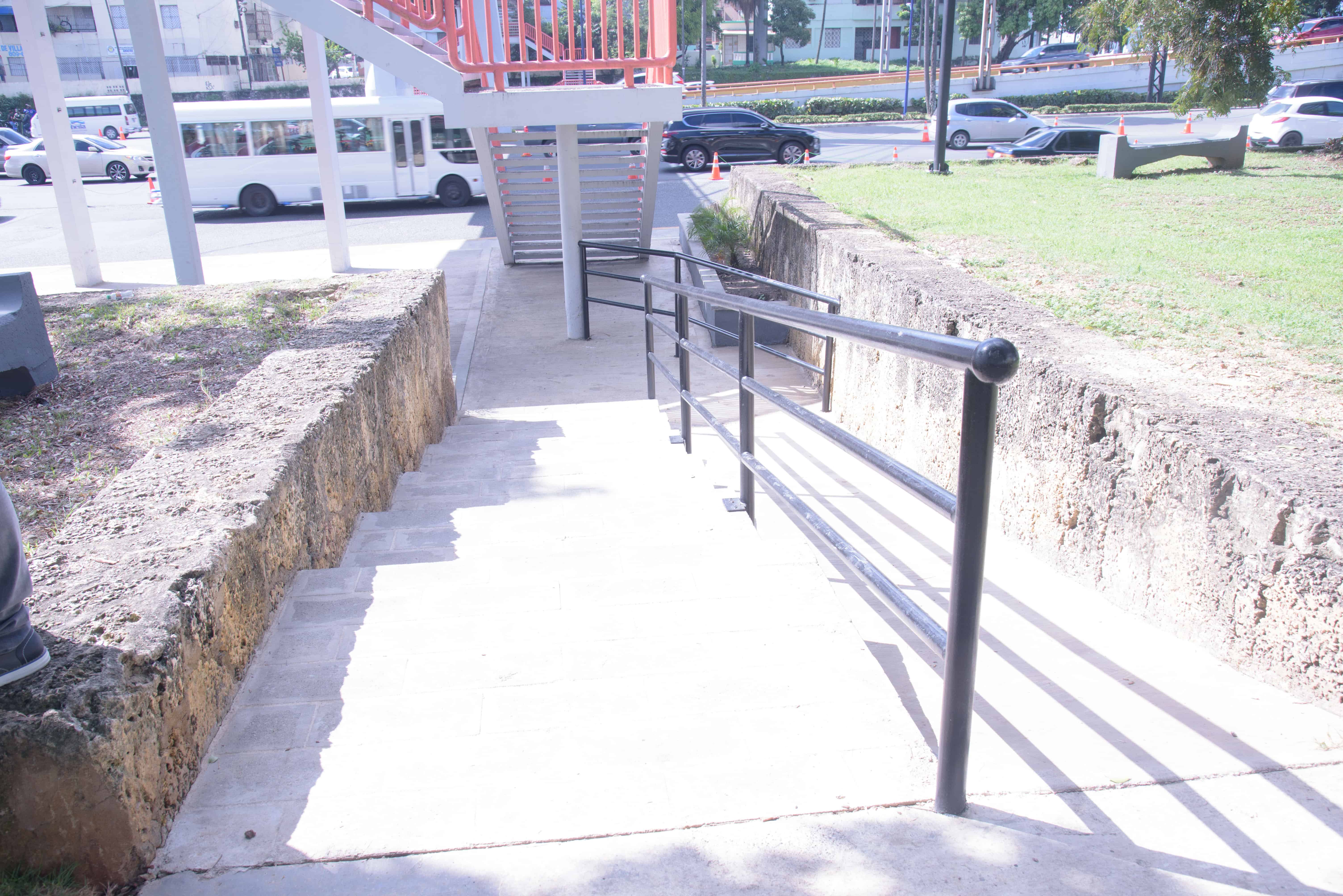 Rampa para entrar la Parque Rosa Duarte