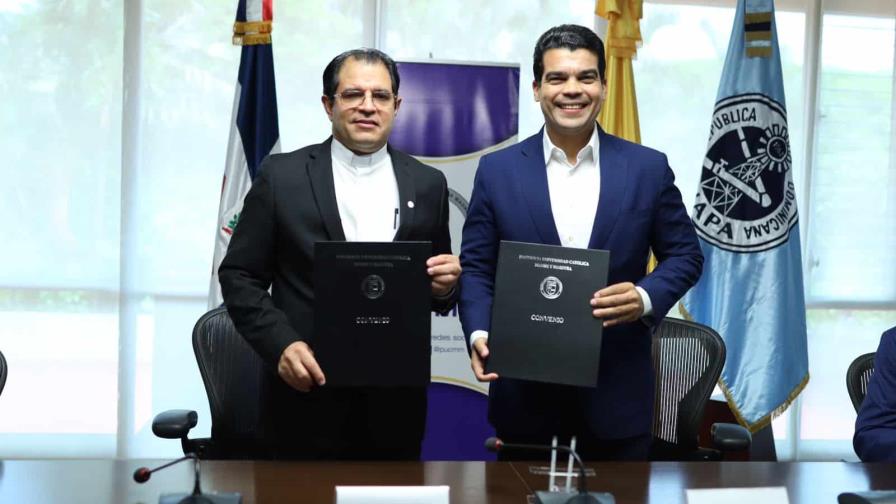 Inapa y Pucmm firman acuerdo de colaboración