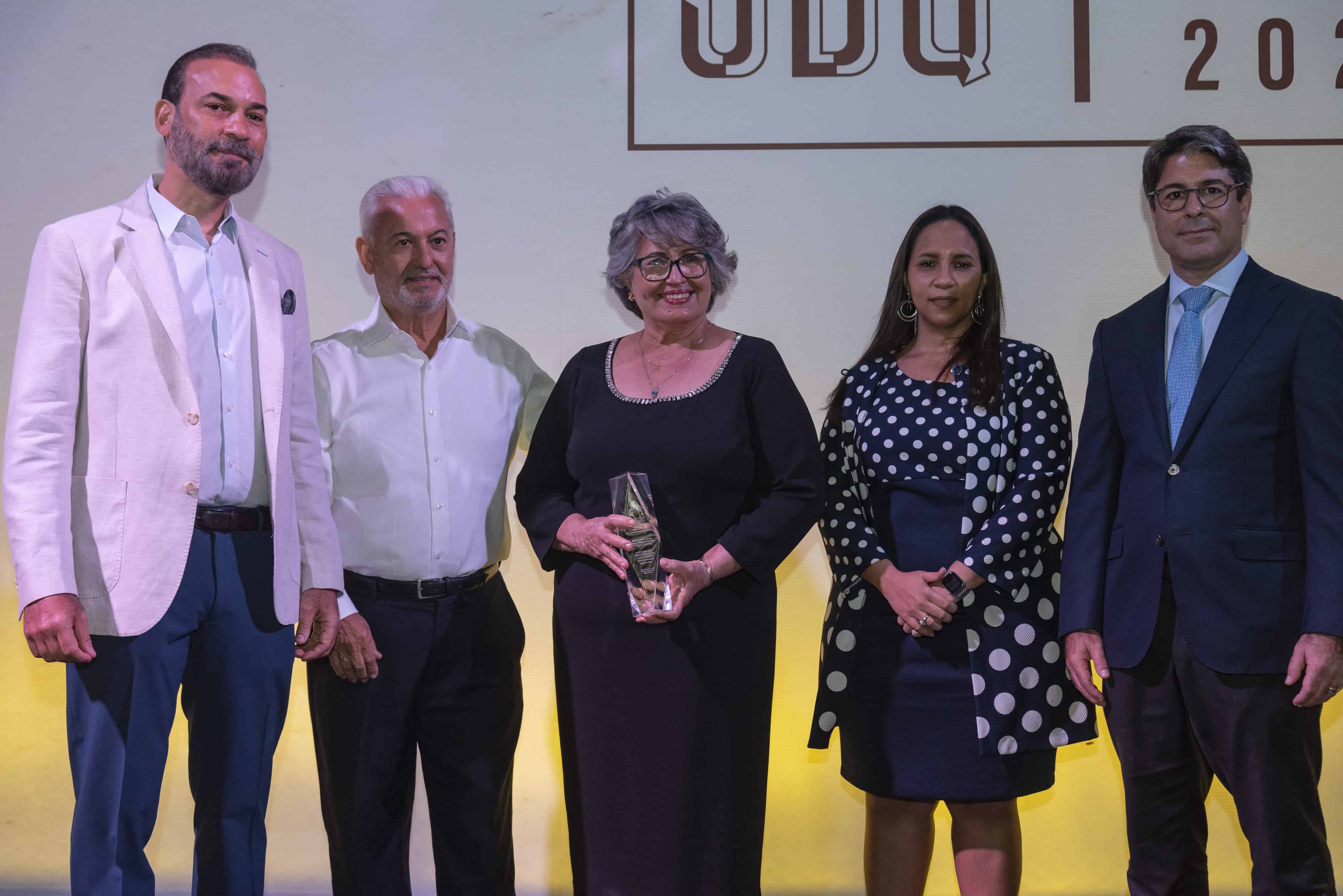 Tenedor de la Gastronomía Dominicana 2021 fue entregado a Santiago Batista y Dulce Martínez 