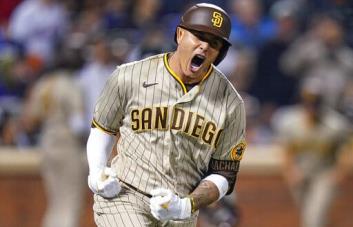 Machado jonronea y los Padres golpean a Scherzer para aventajar a los Mets