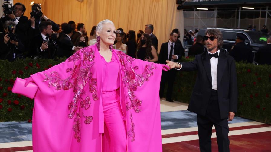 Optimismo, color y siluetas poderosas marcan las tendencias