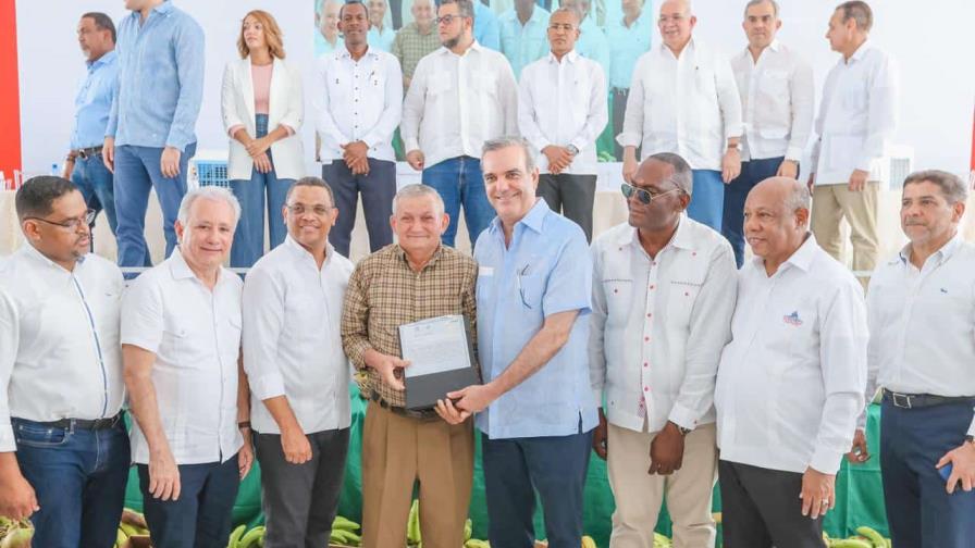 Gobierno entrega 2,765 títulos de propiedad en el municipio Los Alcarrizos