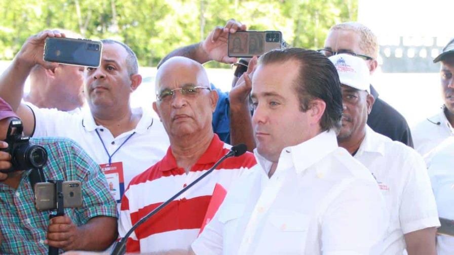 Paliza entrega RD$40 millones para inicio trabajo estadio José Briceño de Puerto Plata