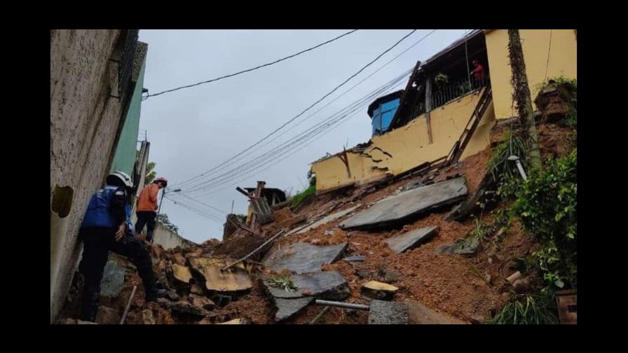 Veintidós muertos y más de 50 desaparecidos por deslave en zona central de Venezuela Veintidós muertos y más de 50 desaparecidos por deslave en zona central de Venezuela