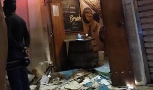 Techo del restaurante La Casa del Ron, en la Ciudad Colonial, le cae encima a dos mujeres