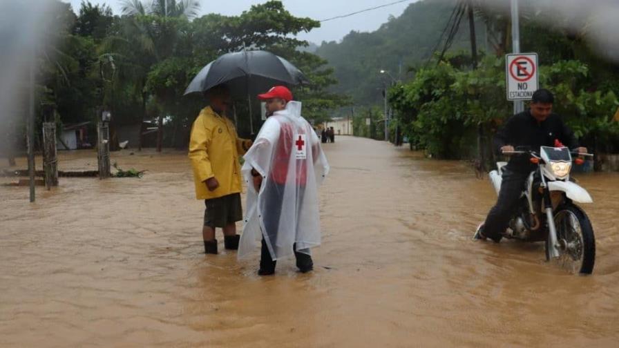 Guatemala declara estado de calamidad ante los efectos de la tormenta Julia