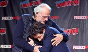 El emotivo reencuentro de Michael J. Fox y Christopher Lloyd, estrellas de "Volver al futuro"