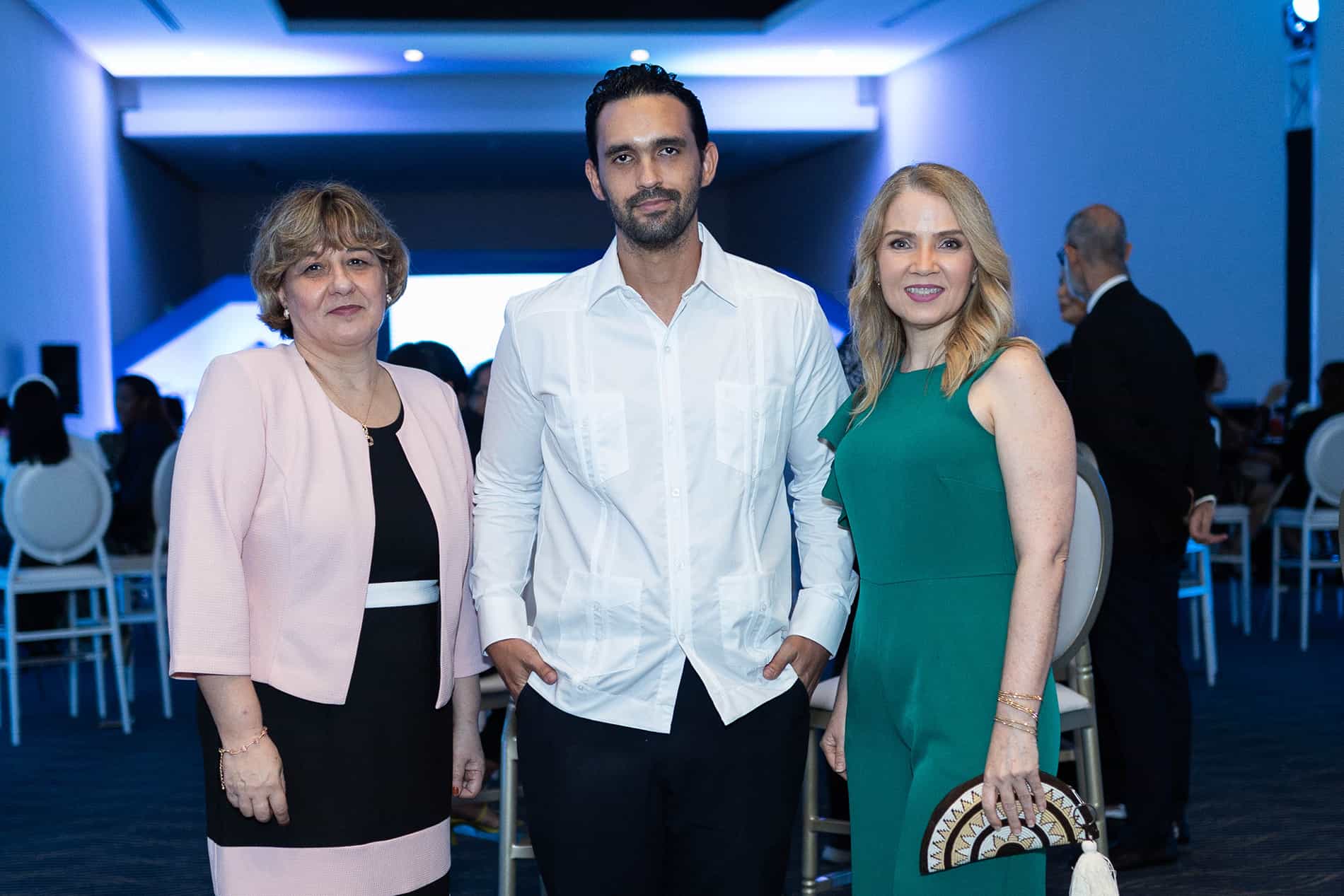 Roxana Diaz, Vladimir Mejía y María Isabel Fernández.