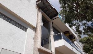 ADN insta a La Casa del Ron a restituir techo que se desplomó y cayó encima a dos mujeres