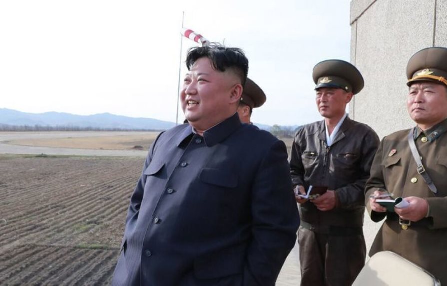 Kim Jong-un supervisa entrenamiento de unidad táctica de armas nucleares