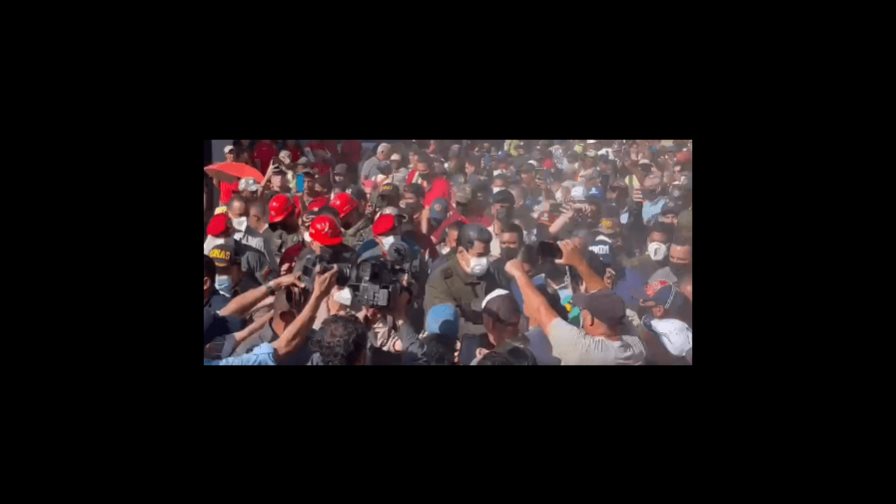 Maduro visita la zona del deslave en Venezuela tras confirmarse 36 muertos Maduro visita la zona del deslave en Venezuela tras confirmarse 36 muertos