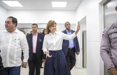Abinader mueve a Raquel Peña del Gabinete de Salud al Gabinete Eléctrico