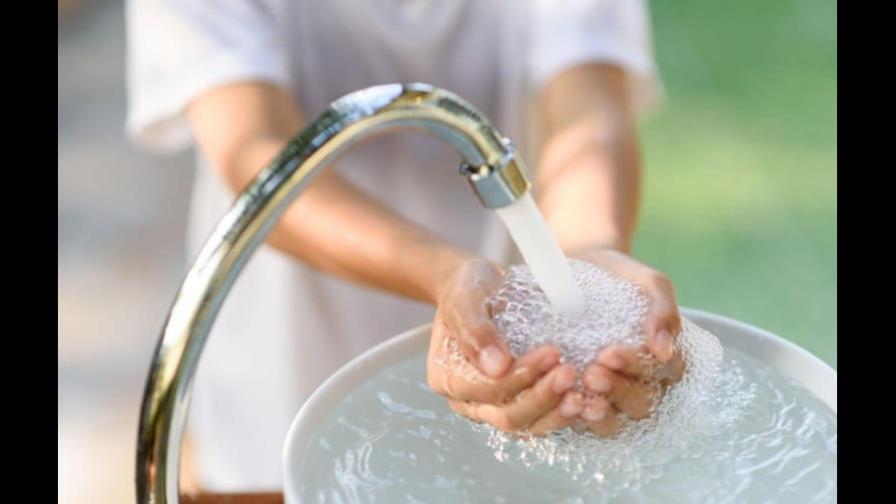 Cuatro alumnos sufren daños neurológicos por agua contaminada en México