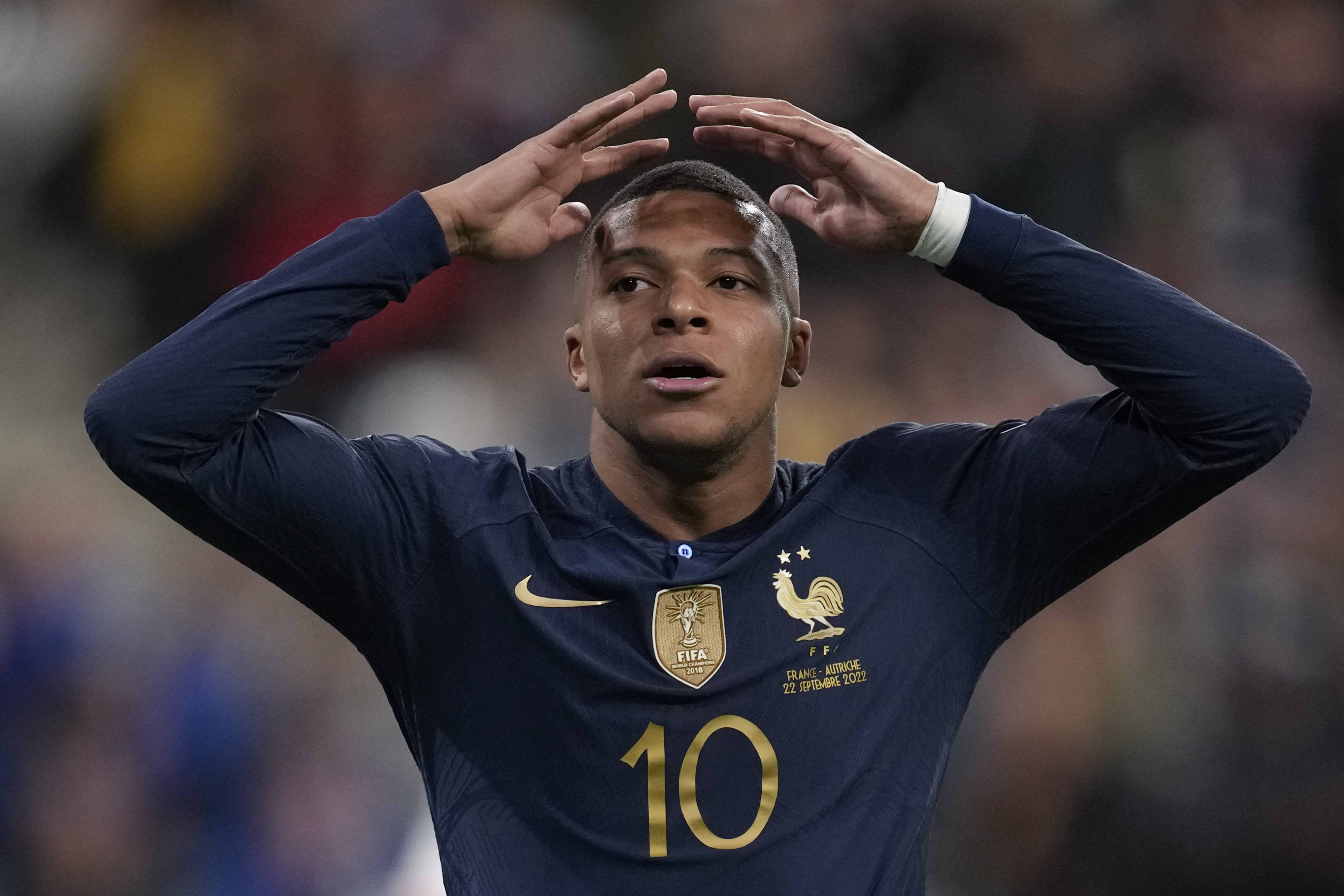 El delantero francés Kylian Mbappé tras desperdiciar una ocasión ante Austria en la Liga de Naciones, el 22 de septiembre de 2022.