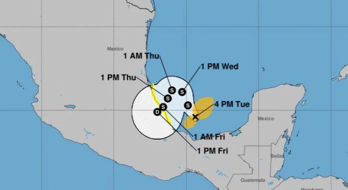 Se forma la tormenta tropical Karl en la Bahía de Campeche en México