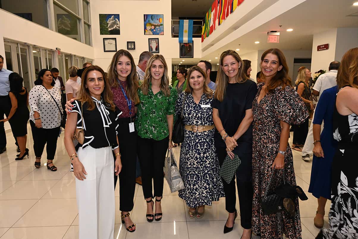 Laura Zeller, María Amelia Diaz, Lorena Herrera, Laura Batlle, Laura Porcella y Xynara Croes.
