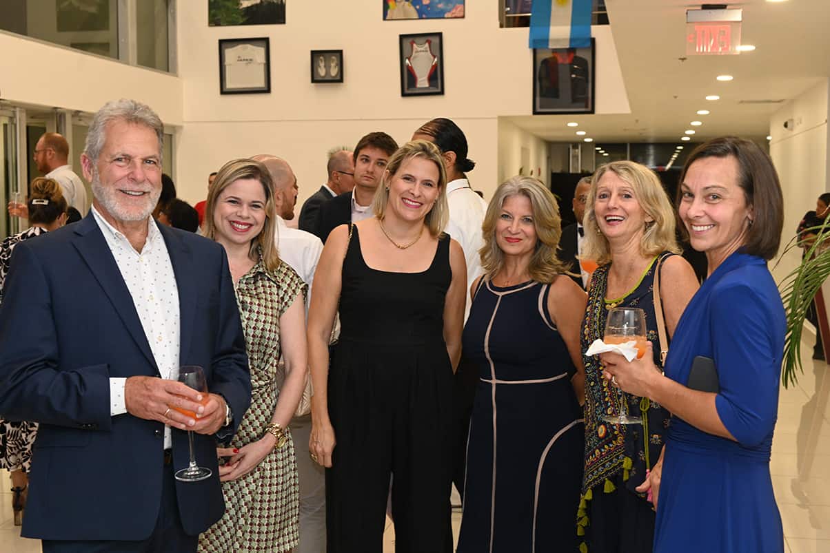 Jack Delman, Olga Galán, Marela Salcedo, Jennifer Willner, Janice Myles y Annikke Olson.